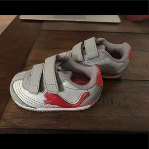 Light up pumas. Barely worn! Size 4.